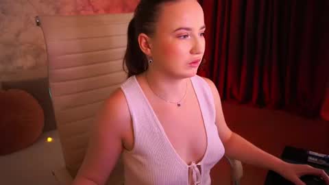 Snapshot of sofiebloom chatting on June 2026 11:31:01 PM Sofie online show from June 2026 11:31:01 PM