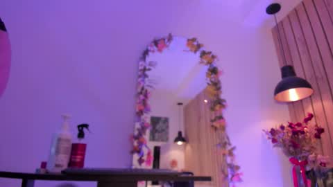 Sofie online show from November 2025 01:54:01 PM