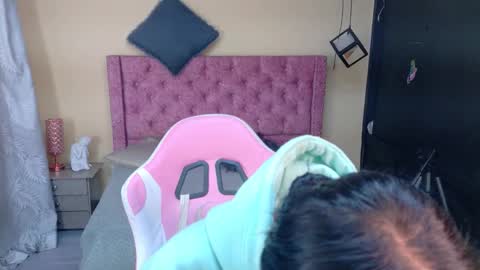 sofii_cute01 online show from December 2025 12:00:02 PM