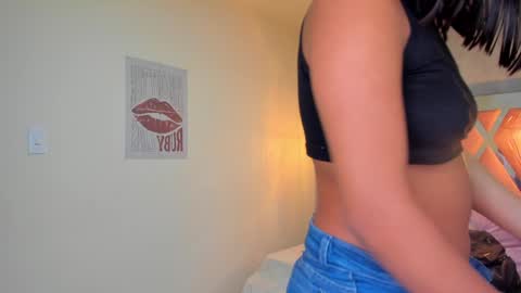 Snapshot of sofii_miller_ chatting on January 2025 01:10:01 AM online show from January 2025 01:10:01 AM