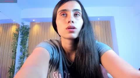 Sofiia  Everyday From 1400 to 2200 Col Time online show from December 2025 06:02:01 PM