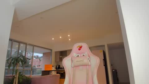    online show from February 2025 11:01:02 PM