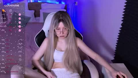 Snapshot of sofiisun chatting on February 2026 04:17:01 AM Sofia online show from February 2026 04:17:01 AM