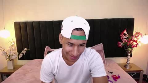 Cam and Amy online show from October 2025 08:19:01 PM