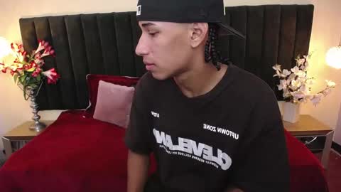 Snapshot of soft_attraction chatting on February 2026 07:34:02 PM Cam and Amy online show from February 2026 07:34:02 PM