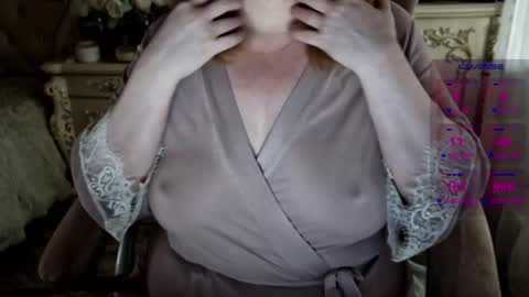 Snapshot of soft_body chatting on May 2026 01:17:01 PM Hi Im Sofia online show from May 2026 01:17:01 PM
