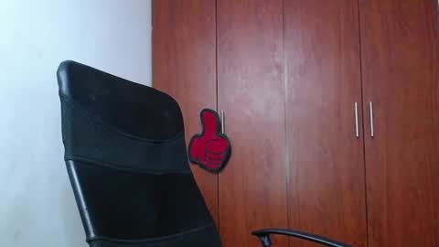 Snapshot of soft_fetish chatting on February 2025 10:06:02 AM Camila M online show from February 2025 10:06:02 AM