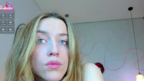 softdreamer_ online show from December 2025 02:13:01 PM