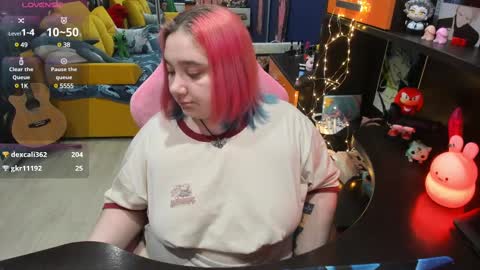 Sofie online show from February 2025 06:45:01 AM