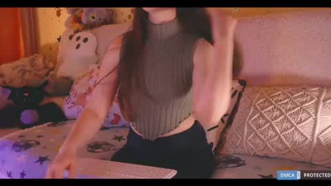 Lisa  online at  .11 from about utc online show from November 2025 09:25:01 PM