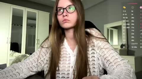Snapshot of softlygirl chatting on March 2026 05:27:01 PM softlygirl online show from March 2026 05:27:01 PM