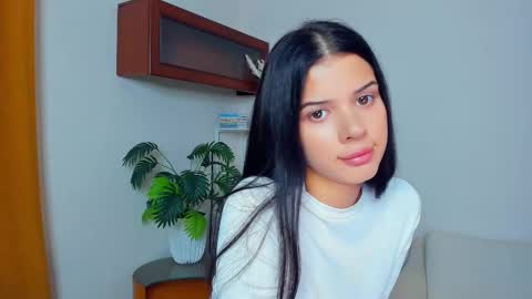 Snapshot of softlyy_bold chatting on September 2025 06:46:01 AM Alice online show from September 2025 06:46:01 AM