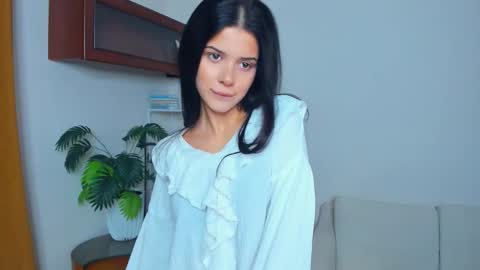 Snapshot of softlyy_bold chatting on September 2025 07:07:01 AM Alice online show from September 2025 07:07:01 AM