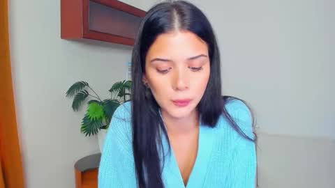 Snapshot of softlyy_bold chatting on September 2025 06:49:01 AM Alice online show from September 2025 06:49:01 AM