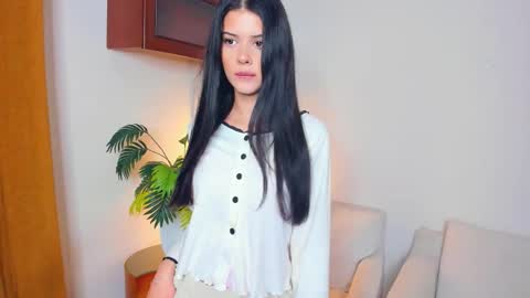Snapshot of softlyy_bold chatting on September 2025 07:03:02 AM Alice online show from September 2025 07:03:02 AM