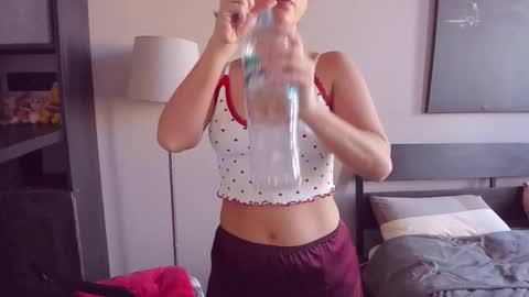 Emily online show from October 2025 09:56:02 AM