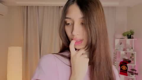 Monica online show from November 2025 04:35:01 AM