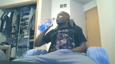 solidsnake992 online show from December 2024 02:39:02 PM