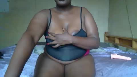 Snapshot of sollybunny chatting on February 2026 02:40:02 PM Solly bunny online show from February 2026 02:40:02 PM