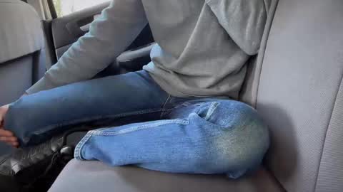 Snapshot of sondages chatting on March 2025 12:19:02 PM Sondages online show from March 2025 12:19:02 PM