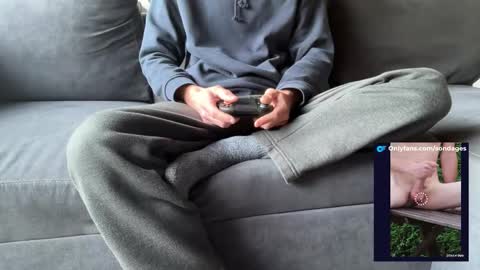 Snapshot of sondages chatting on December 2025 10:01:01 AM Sondages online show from December 2025 10:01:01 AM