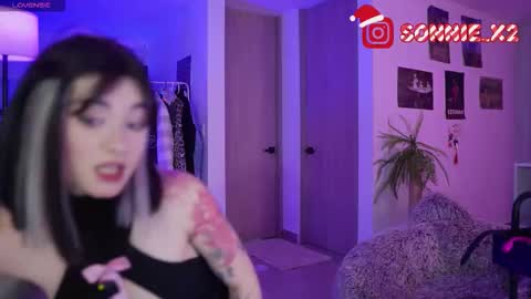 Sonnie online show from December 2025 01:38:01 PM