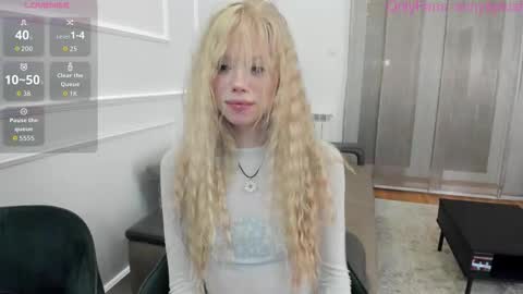 Snapshot of sonyaplush chatting on November 2025 01:39:01 AM Sonya Instagram Twitter sonyaplushgirl OnlyFans sonyaplush online show from November 2025 01:39:01 AM