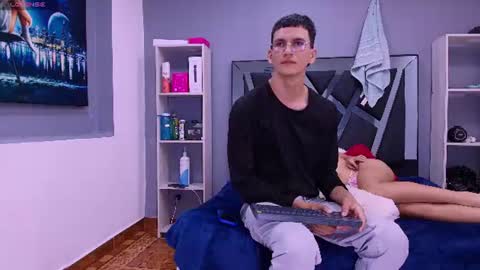 Snapshot of sophi_and_jack chatting on June 2026 06:27:02 AM SOPHI - JACK online show from June 2026 06:27:02 AM