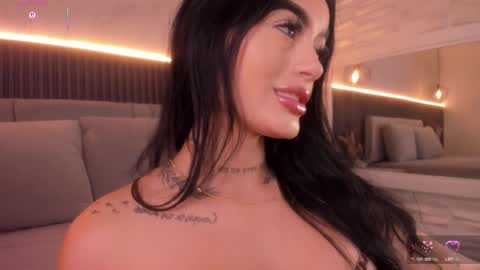 Sophi online show from November 2025 11:53:01 AM