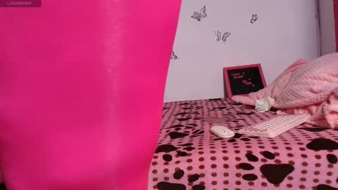 Snapshot of sophi_tay chatting on March 2025 02:10:02 AM Sophi Tay online show from March 2025 02:10:02 AM