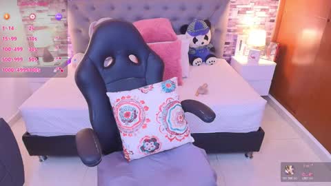 Sofia online show from November 2025 10:58:01 AM