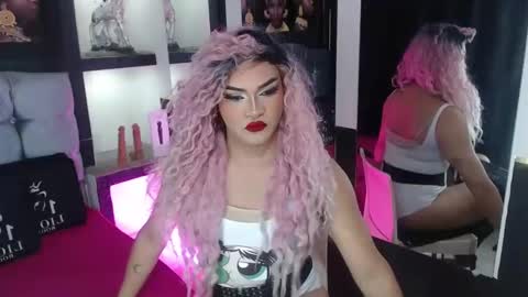 sophia_hott01 online show from September 2025 08:02:02 PM