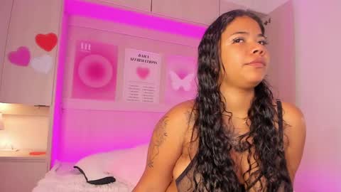  S O P H I A  online show from February 2025 11:41:02 AM