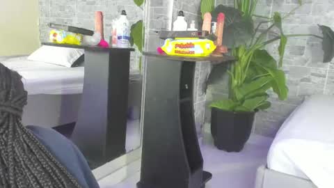 Sophie online show from November 2025 12:04:02 PM