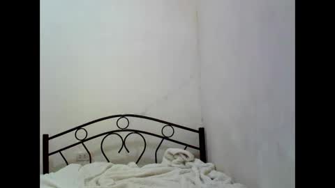 Snapshot of sophialaurel chatting on September 2025 03:23:02 PM sophialaurel online show from September 2025 03:23:02 PM