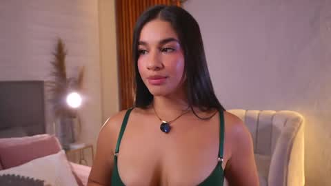 Snapshot of sophie_belton chatting on April 2026 10:01:01 PM sofia online show from April 2026 10:01:01 PM