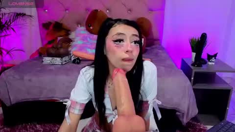 Snapshot of sophie_bunny1 chatting on June 2026 01:26:02 AM Sophie online show from June 2026 01:26:02 AM