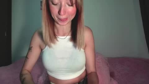 Snapshot of sophie_collins13 chatting on January 2025 11:43:02 PM Sophie online show from January 2025 11:43:02 PM