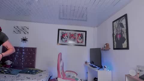 sophie doll online show from November 2025 06:59:02 PM