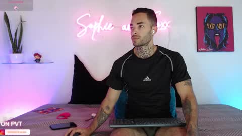 SOPHIE - FOXX online show from October 2025 01:44:02 PM