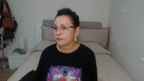 Snapshot of sophie_lopez1 chatting on June 2026 02:25:01 AM Sofa online show from June 2026 02:25:01 AM