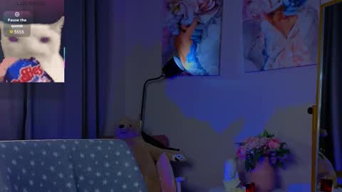 sophie_nomenal_ online show from November 2025 01:55:02 PM