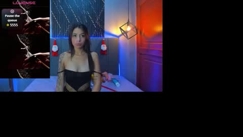 Sophie Sweet online show from November 2025 05:52:01 AM