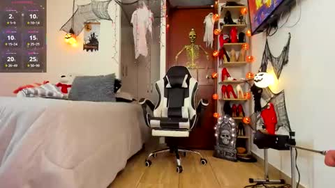 sophiebaker__ online show from October 2025 02:09:02 AM