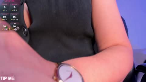 Snapshot of sophiebarnett_ chatting on June 2026 03:03:01 PM Sophie online show from June 2026 03:03:01 PM