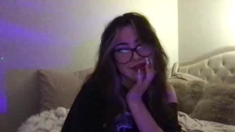 Snapshot of sophiebellexo chatting on November 2025 03:12:02 AM Sophie Belle online show from November 2025 03:12:02 AM