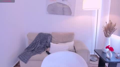 Sophie online show from October 2025 03:53:01 PM