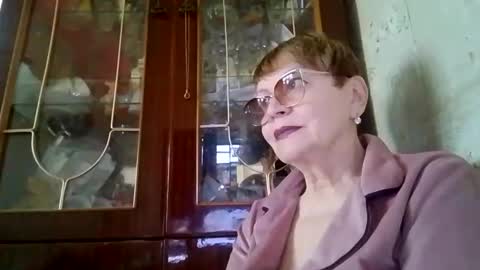 SophieBurnsX online show from May 2026 10:00:01 AM