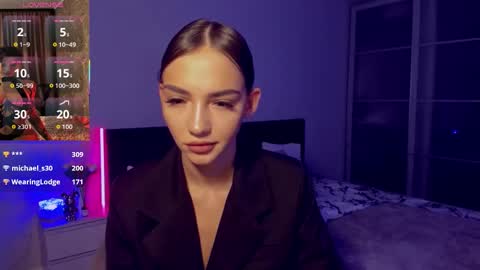 Sophie online show from October 2025 12:44:01 AM