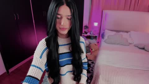 Snapshot of sophiecornett chatting on December 2024 05:53:02 AM online show from December 2024 05:53:02 AM